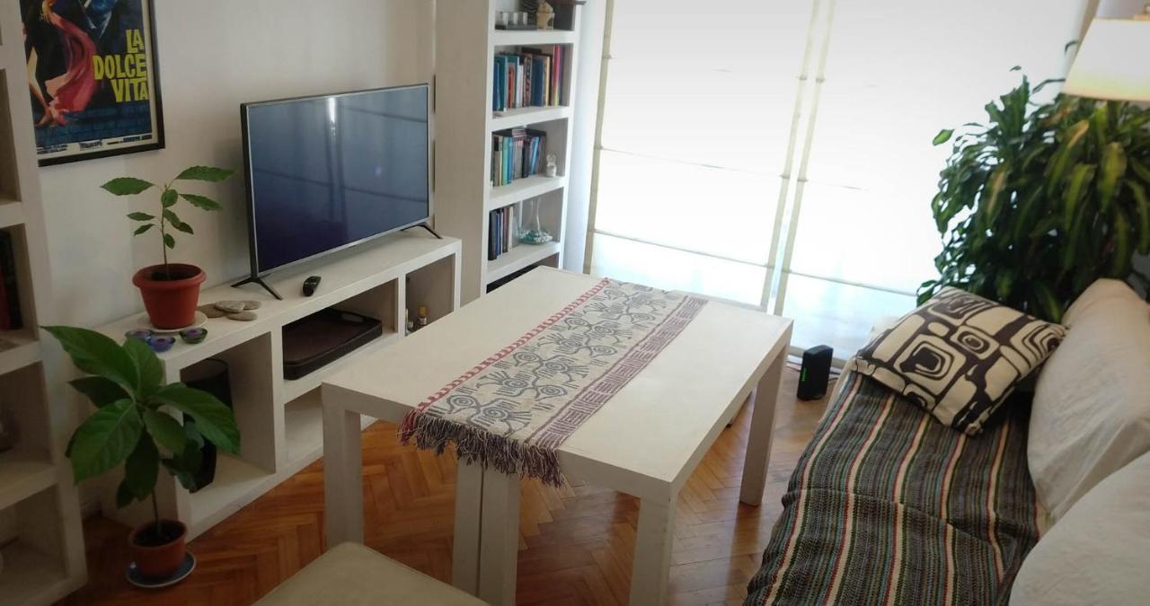 Depto 2 Ambientes Muy Luminoso Con Wifi Y Vista A La Plaza Apartment Buenos Aires Exterior foto