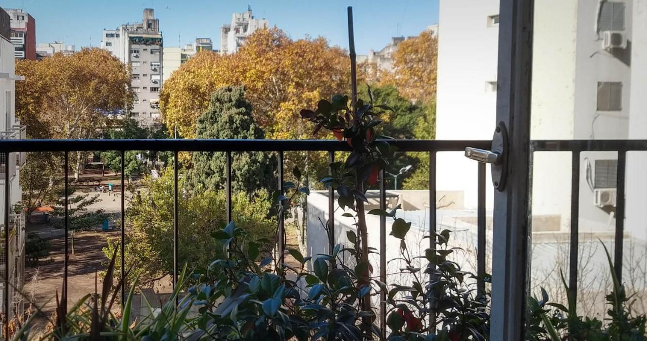 Depto 2 Ambientes Muy Luminoso Con Wifi Y Vista A La Plaza Apartment Buenos Aires Exterior foto