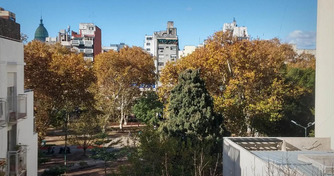 Depto 2 Ambientes Muy Luminoso Con Wifi Y Vista A La Plaza Apartment Buenos Aires Exterior foto