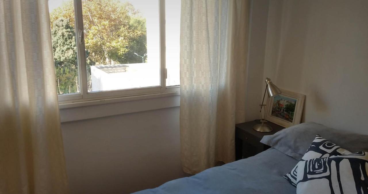 Depto 2 Ambientes Muy Luminoso Con Wifi Y Vista A La Plaza Apartment Buenos Aires Exterior foto